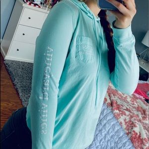 Vineyard Vines Hooded shirt